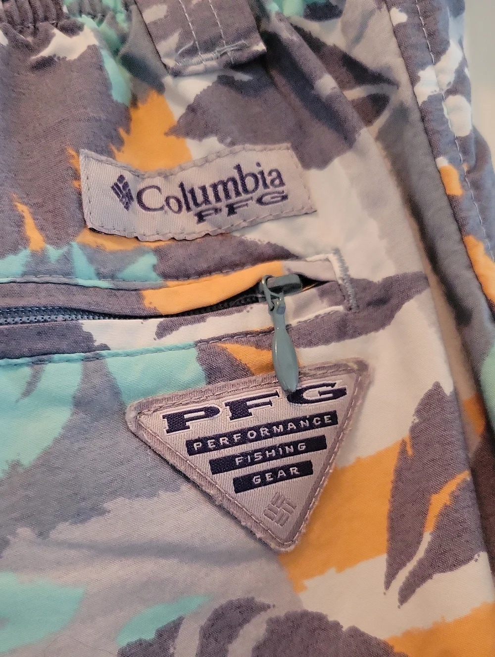 Columbia Tropical Leaf Print Elastic Waist Shorts - Mint, Gray & Mustard Size L